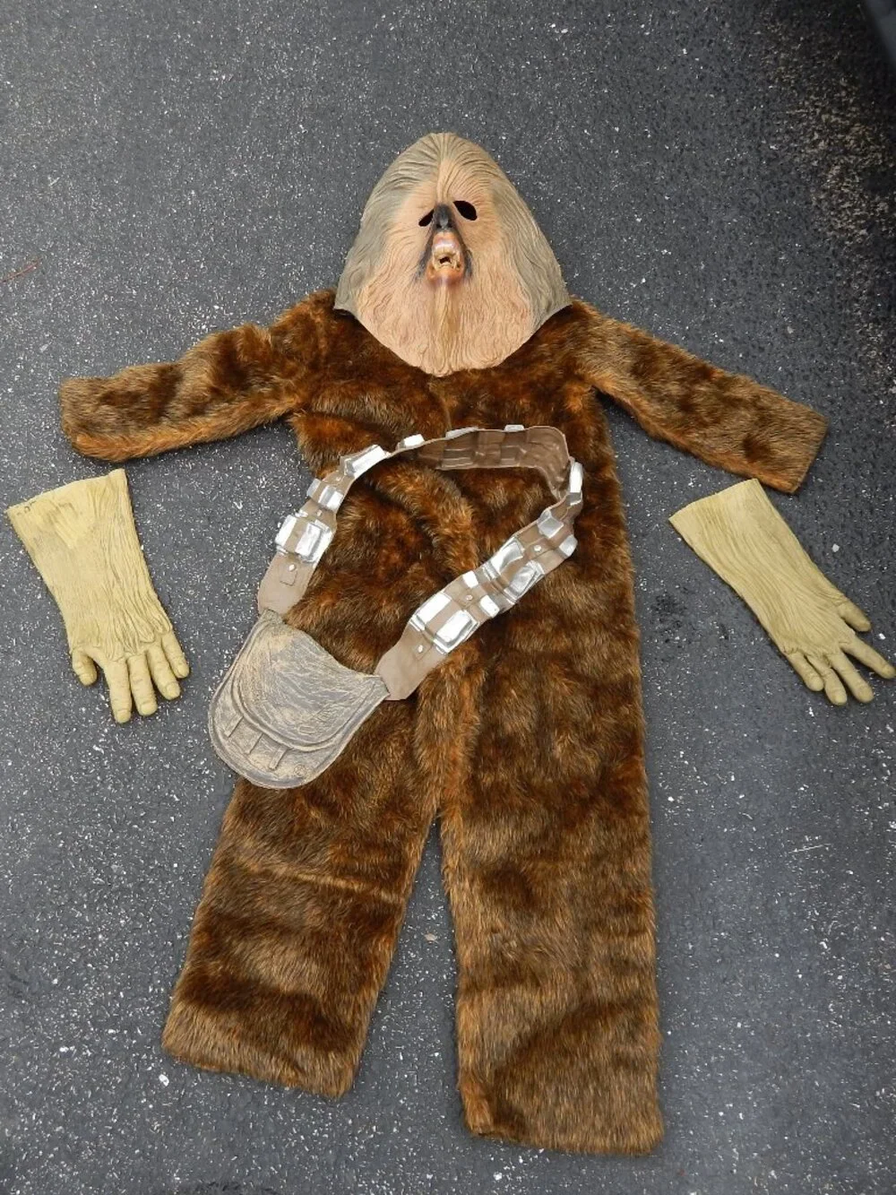 Rubie's Costume Company - Lucas Films - Star Wars - Chewbacca Costume